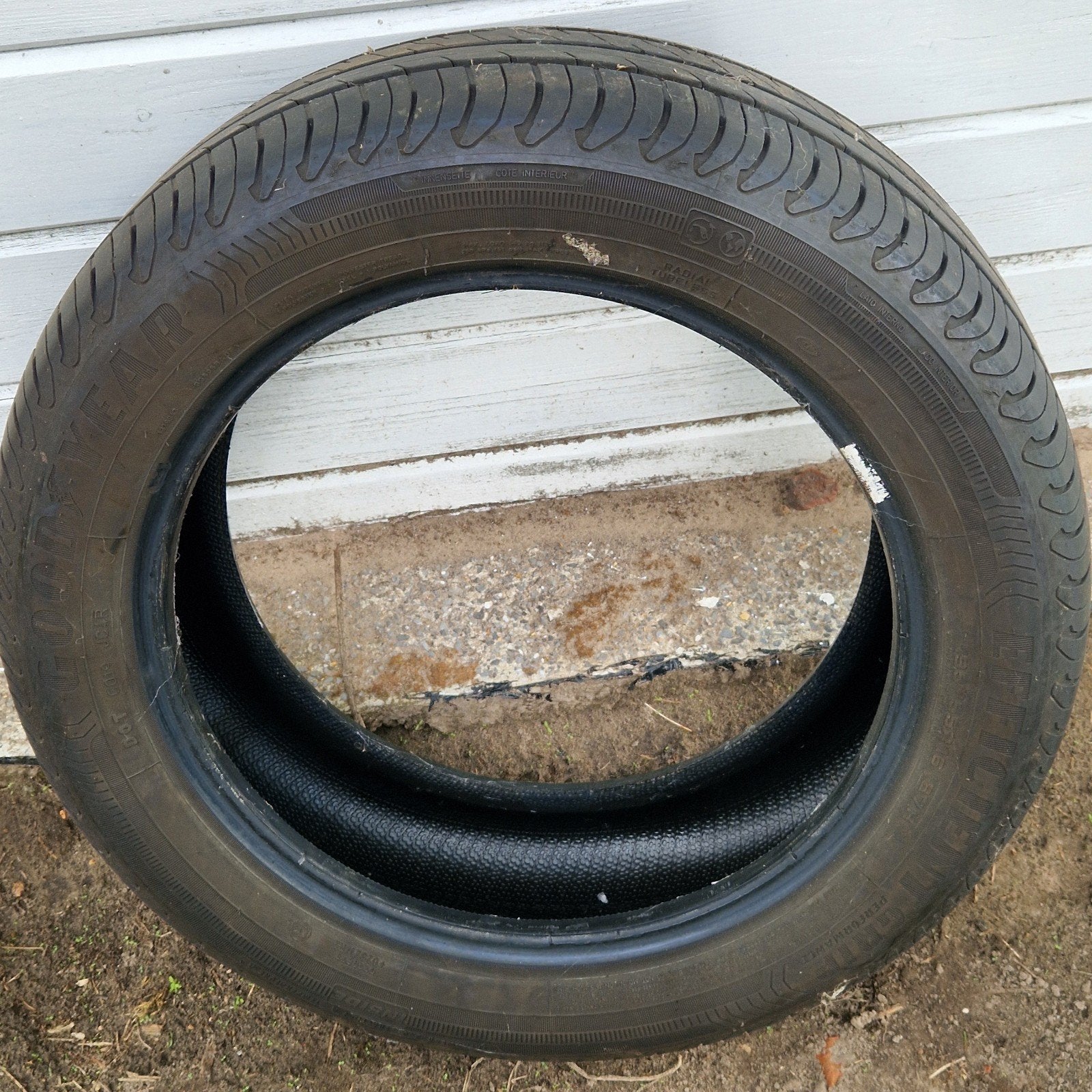 Goodyear efficiënt grip 195 / 55 R 16. 87H 
1 band in goede, Ophalen of Verzenden, Gebruikt, Personenwagen, Band(en)
