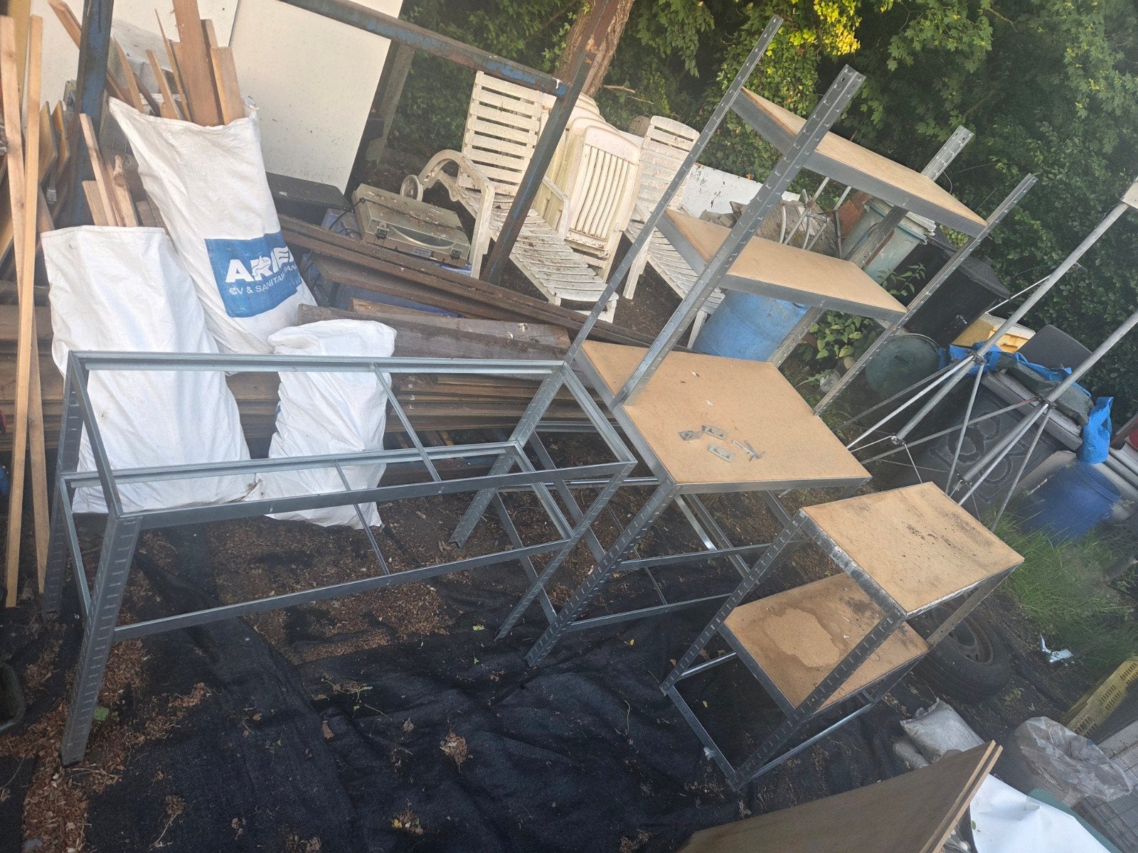 Metalen werkbank en rek, Ophalen
