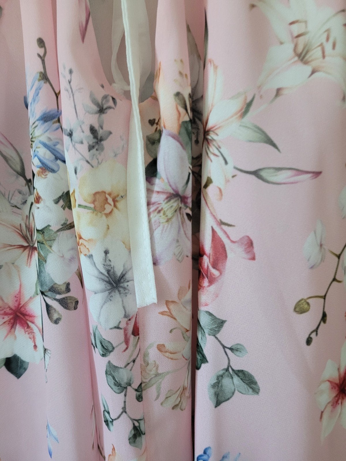 Belle blouse fine et tres Belle pars ces couleur, Enlèvement ou Envoi, Blanc, Achetee au marchee, Taille 42/44 (L)