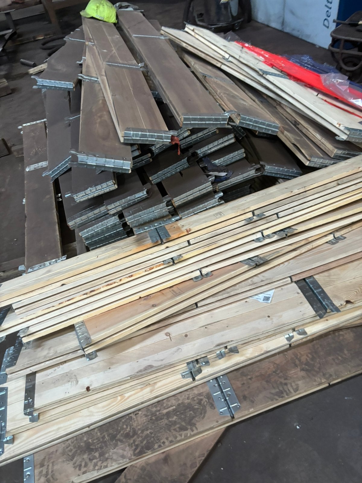 Hout te koop, Ophalen, Zo goed als nieuw
