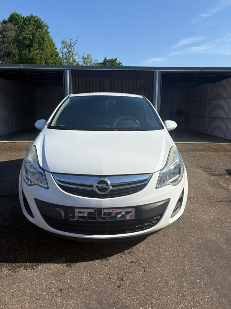 Opel corsa, Autos, Opel, Particulier, Corsa, Vitres électriques, Essence, Euro 4, Hatchback, 3 portes, Boîte manuelle, Blanc, Noir