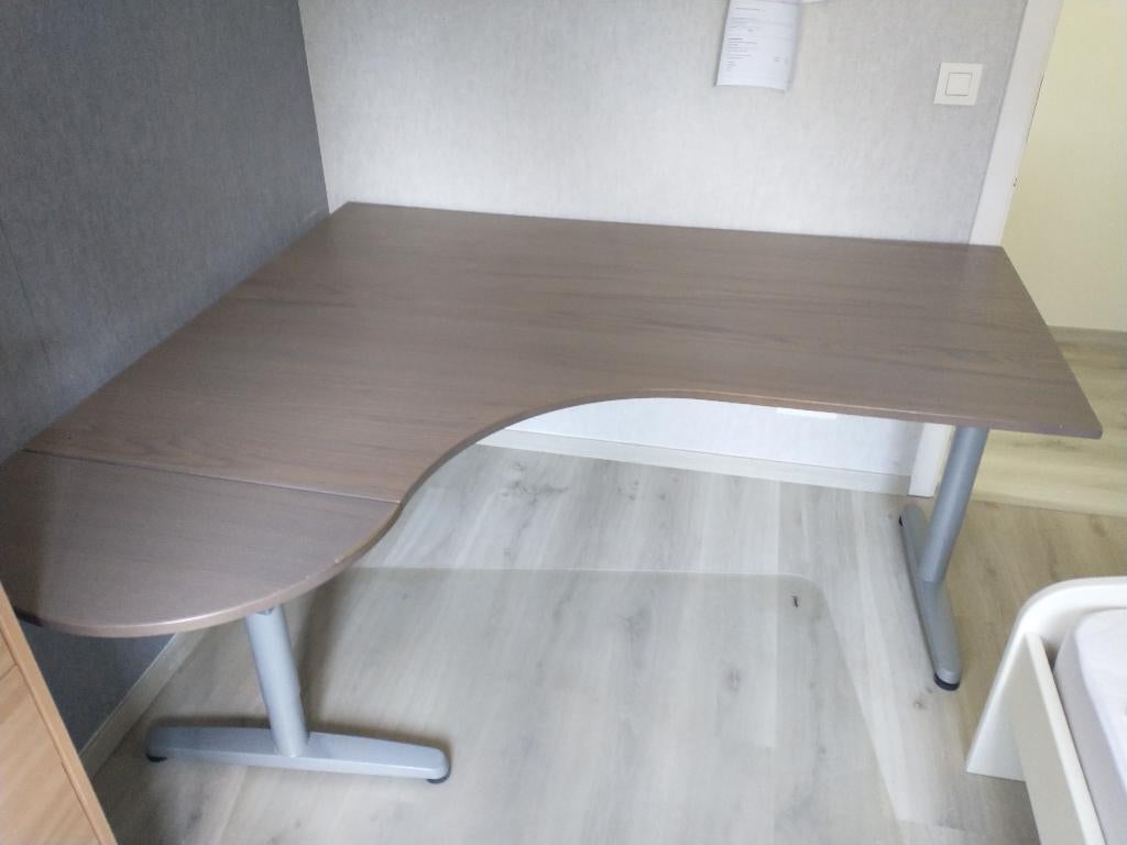 grand bureau d'angle IKEA, Huis en Inrichting, Bureaus, Ophalen, Demontabel, Gebruikt, Hoekbureau