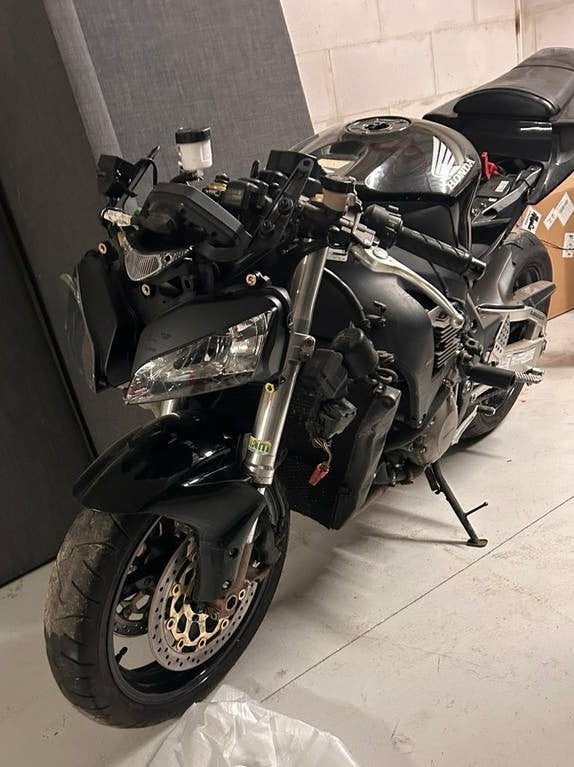 Honda cbr1000rr 2004 project, Motos, Motos | Honda, Permis Moto A, Occasion, Plus de 35 kW, Échappement sport