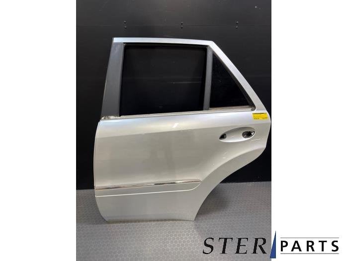 Portière 4portes arrière gauche d'un Mercedes ML-Klasse (7, 3 mois de garantie, Utilisé, Porte, -