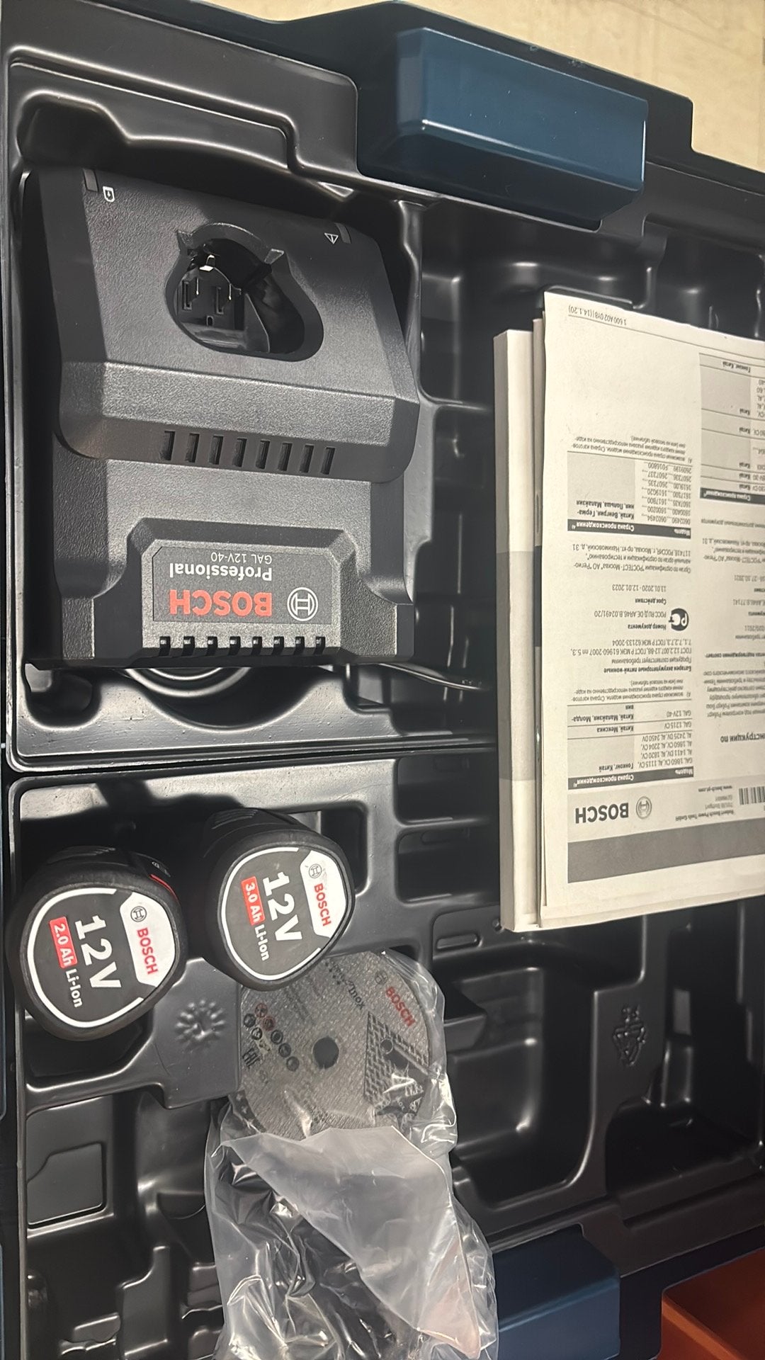 Lot batteries + chargeur Bosch, Bricolage & Construction, Outillage | Meuleuses, Enlèvement, Neuf