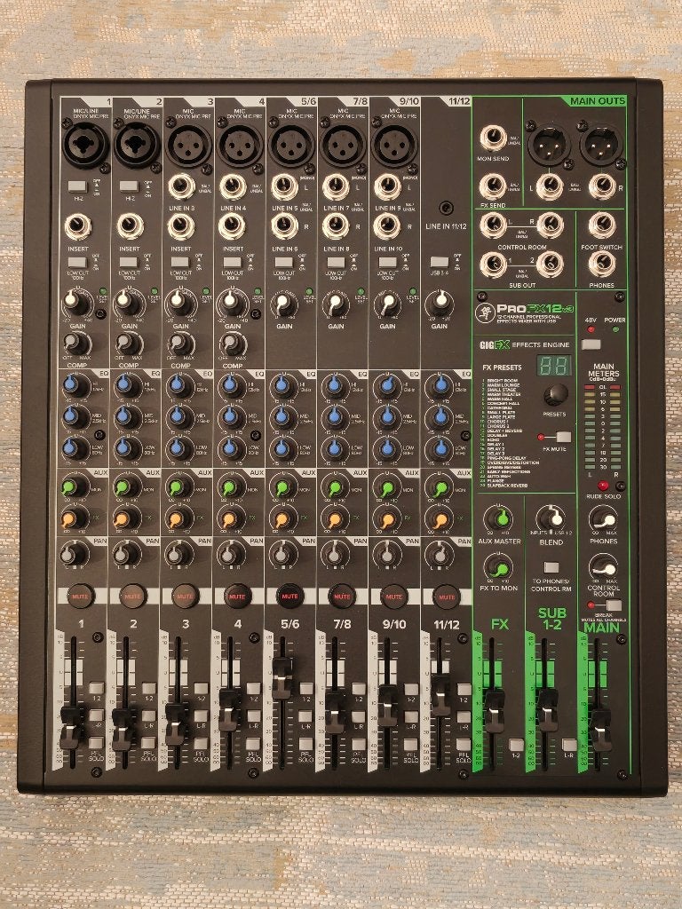 Mackie Pro Fx12 v3 mixer, Ophalen of Verzenden, Zo goed als nieuw, 10 tot 20 kanalen, Microfooningang