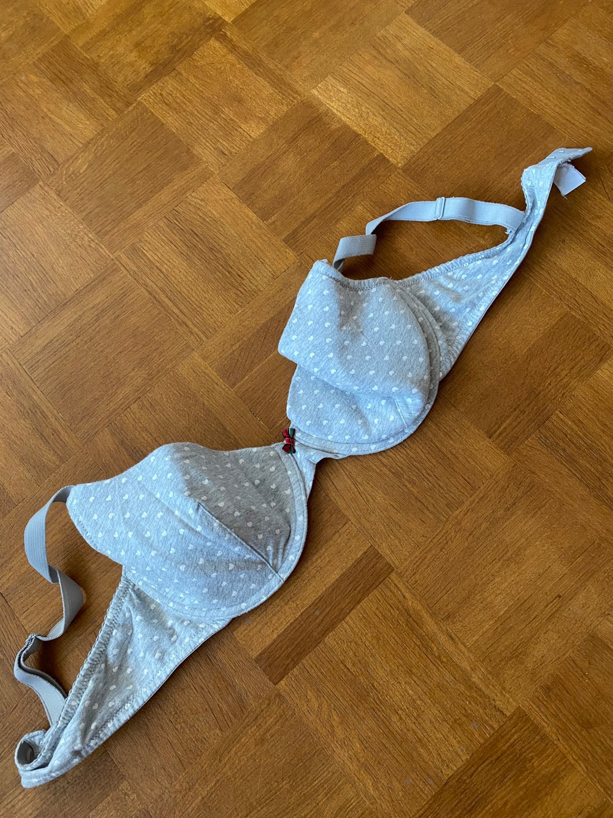 Soutien gorge gris coeurs, Vêtements | Femmes, Sous-vêtements & Lingerie, Enlèvement ou Envoi, Gris, Soutien-gorge