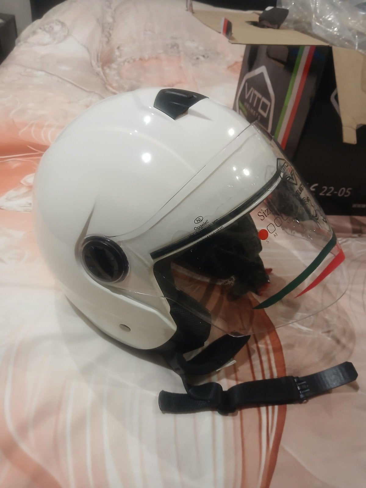 Helm nog neiuw, Vélos & Vélomoteurs, Casques de cyclomoteur, Enlèvement
