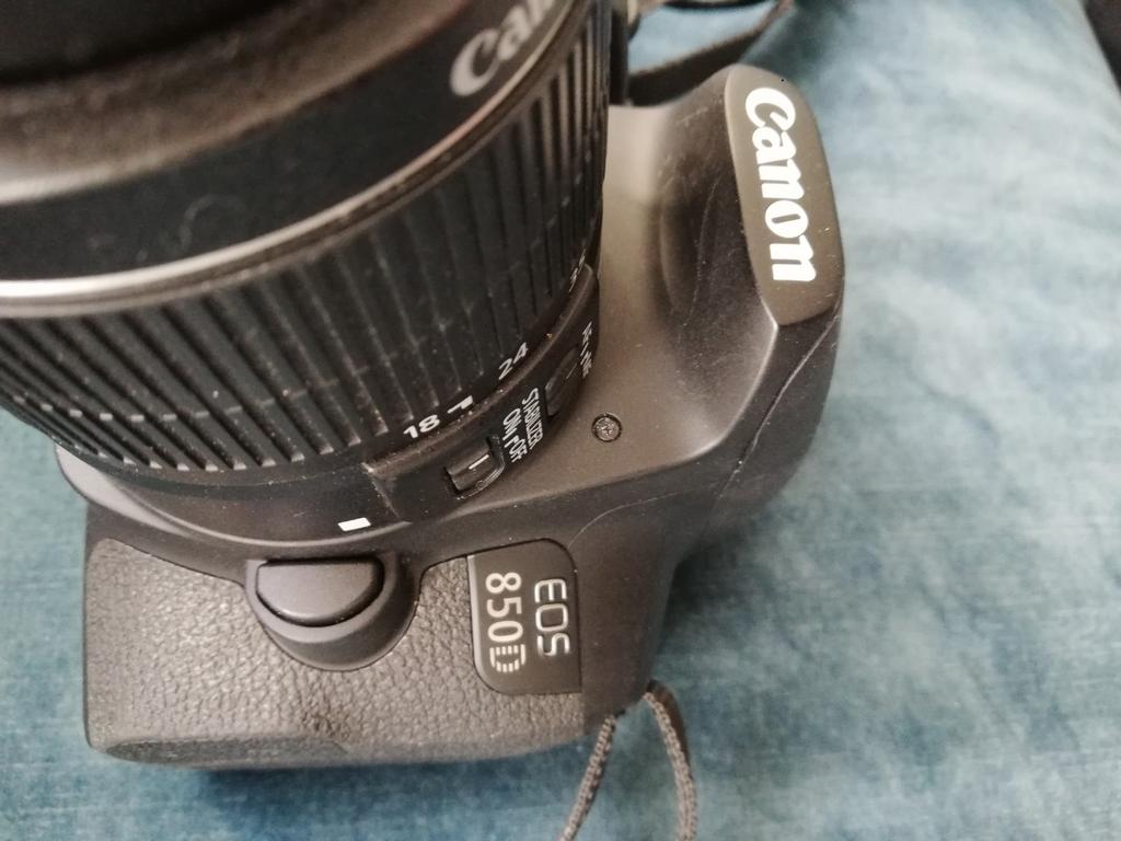 Canon EOS 850D + 18-55 mm f/4-5,6 IS II, comme neuf, Enlèvement ou Envoi, Neuf, Reflex miroir, Canon