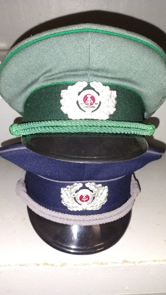 Képis Volkspolizei et transport DDR, Enlèvement ou Envoi, Gendarmerie, Casque ou Béret