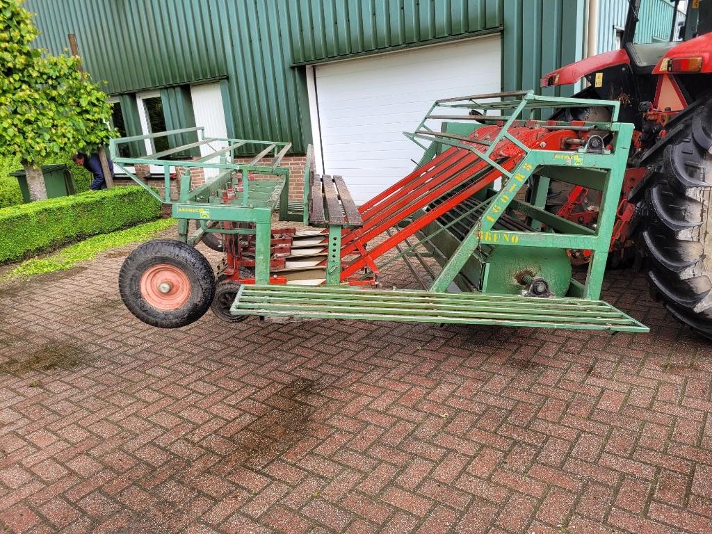 Bruno perspot plantmachine, Ophalen