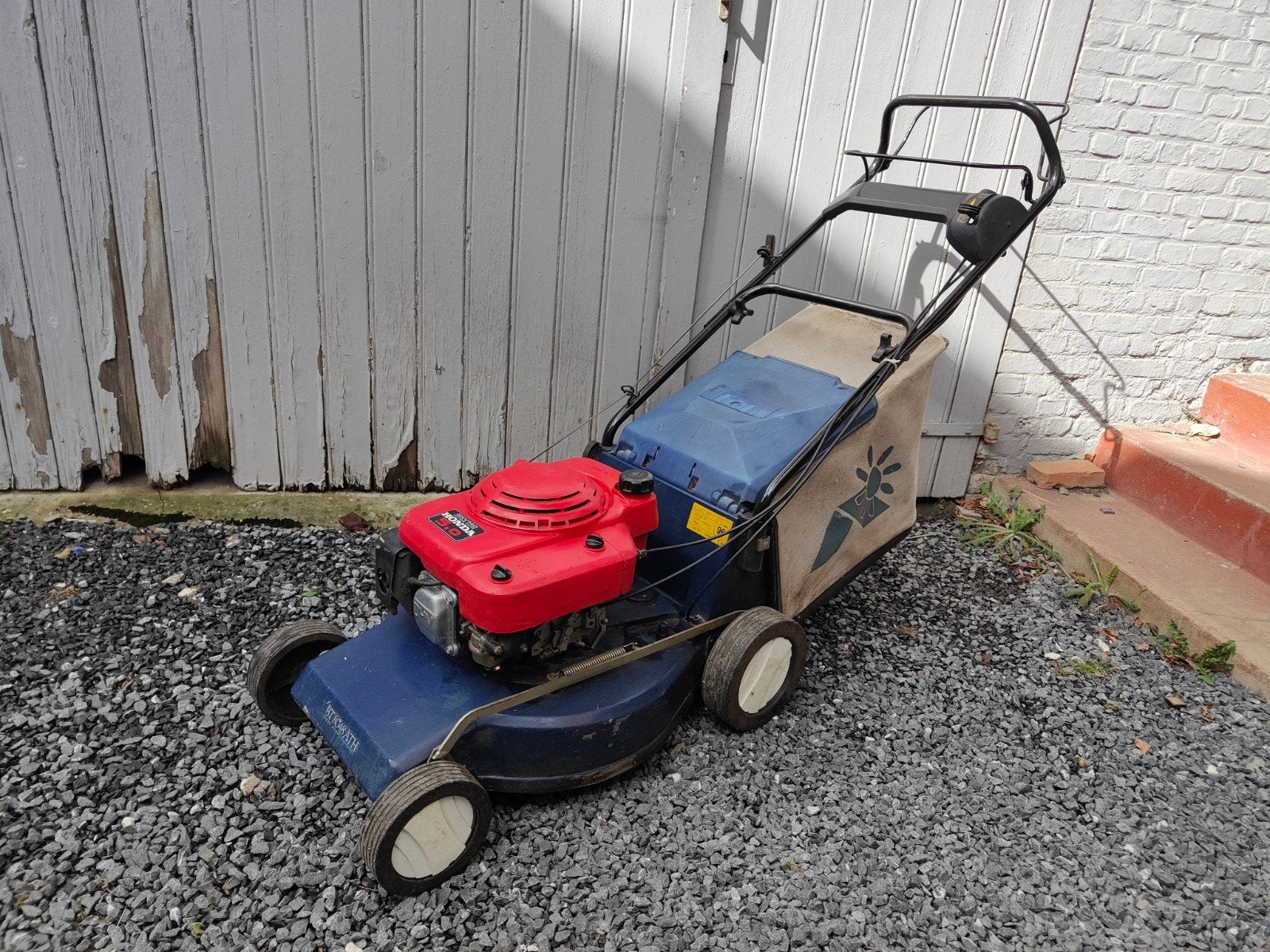 Tondeuse à essence avec moteur Honda GVX 140, Enlèvement