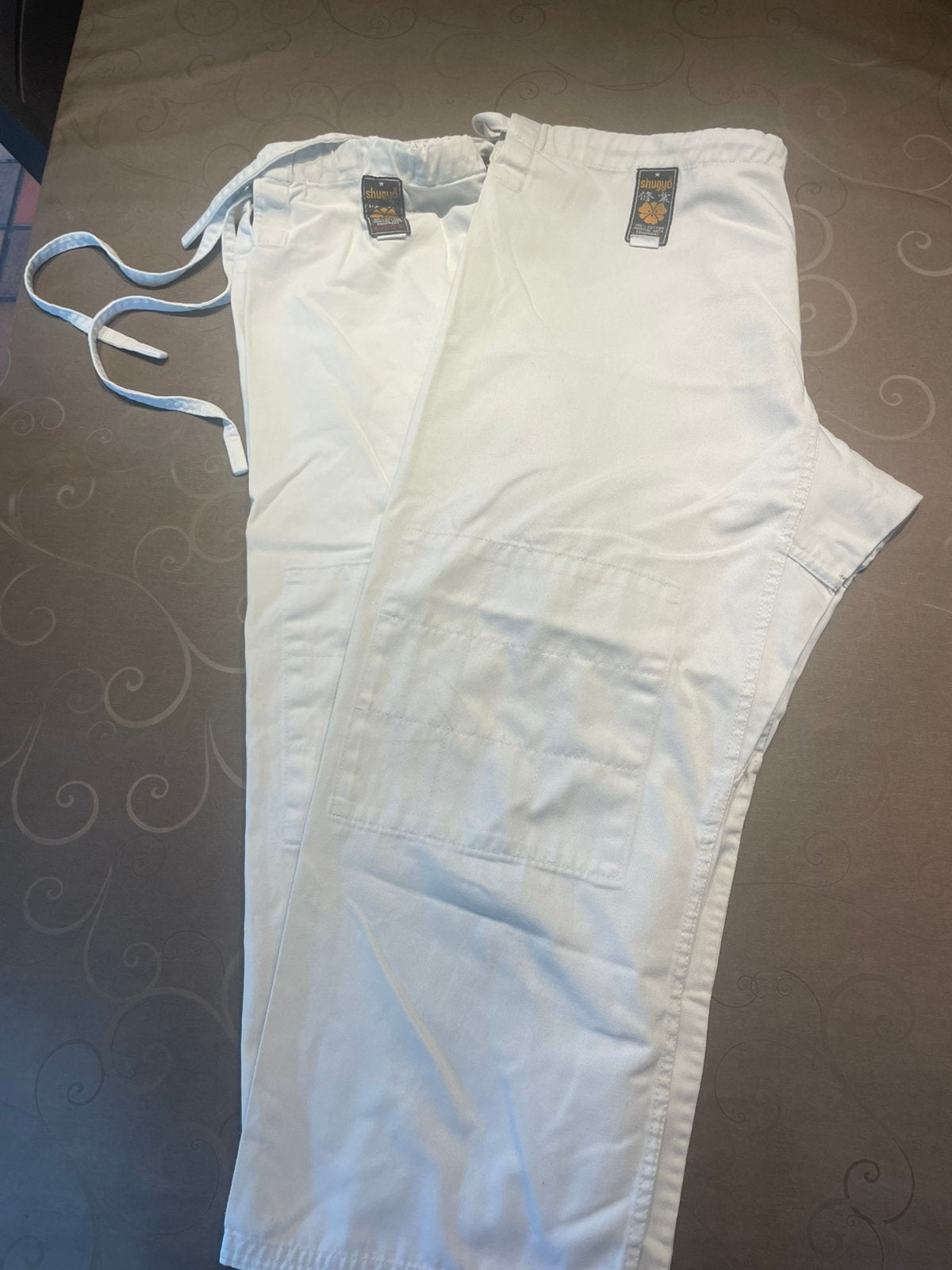 SHUGYO BUDO GI Keiko Gi + broek + gordel (set van 2), Sport en Fitness, Gebruikt, Overige, Vechtsportpak, Maat M