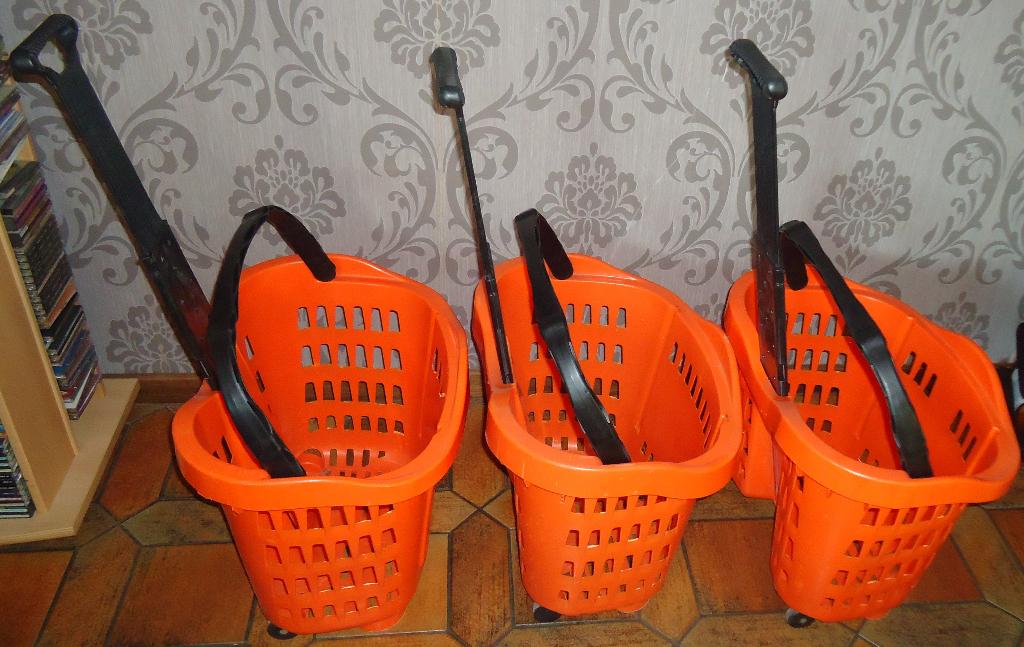 Stapelbare, verrijdbare winkeltrolley’s, Ophalen, Zo goed als nieuw