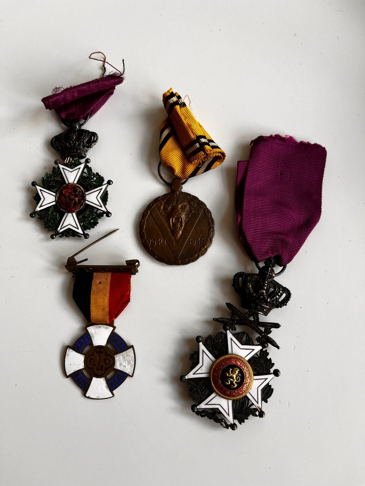 Lot de 4 médailles et décorations belges, Ophalen of Verzenden, Zo goed als nieuw, Brons