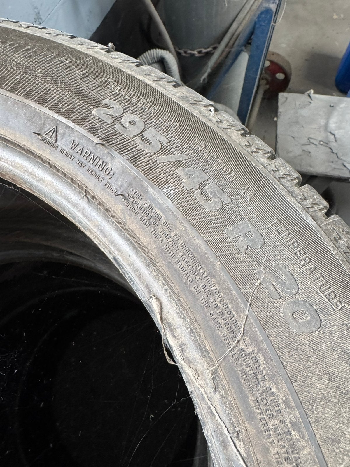 Michelin 295/45r20 latitude sport 3, Autos : Pièces & Accessoires, Pneus & Jantes, Enlèvement, Pneu(s)