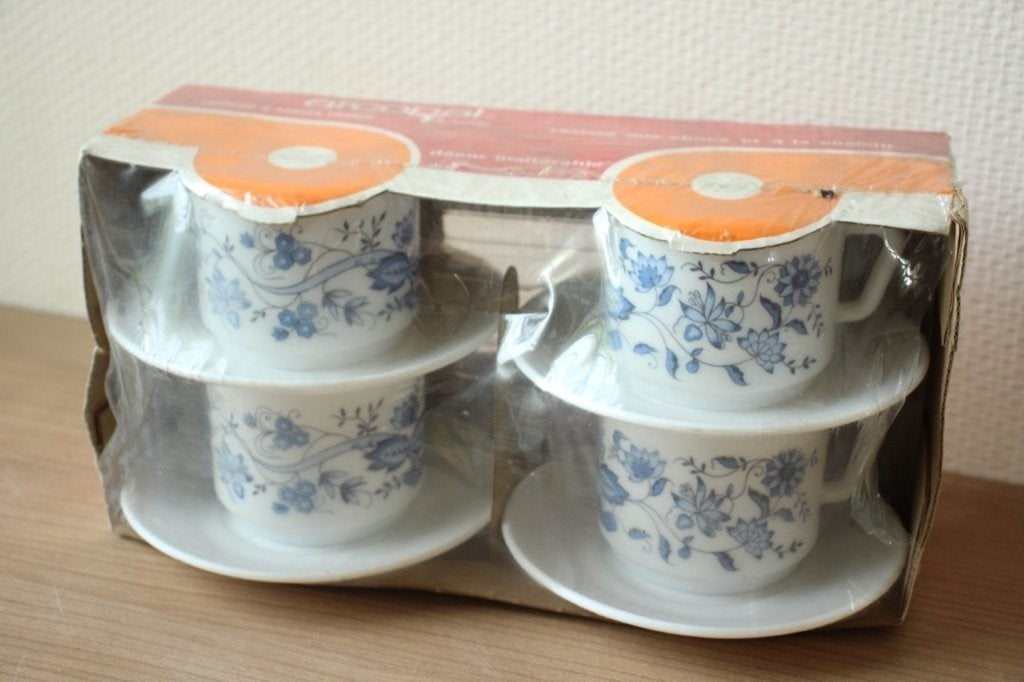 Vintage servies Arcopal Aster blauw, Neuf, Enlèvement ou Envoi, Vintage, Tasse(s) et/ou soucoupe(s)