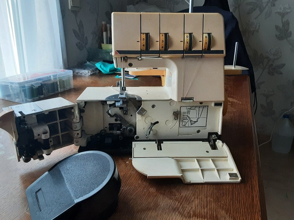 Overlock machine, Enlèvement, Utilisé, Surjeteuse, Lewenstein