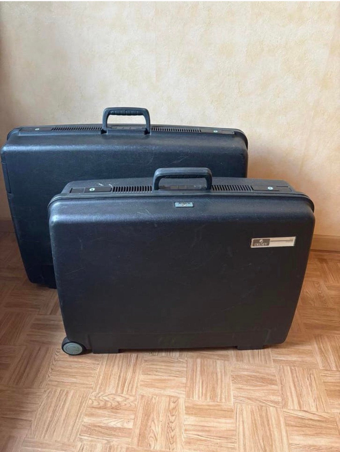 2 Delsey koffers, Ophalen, Gebruikt