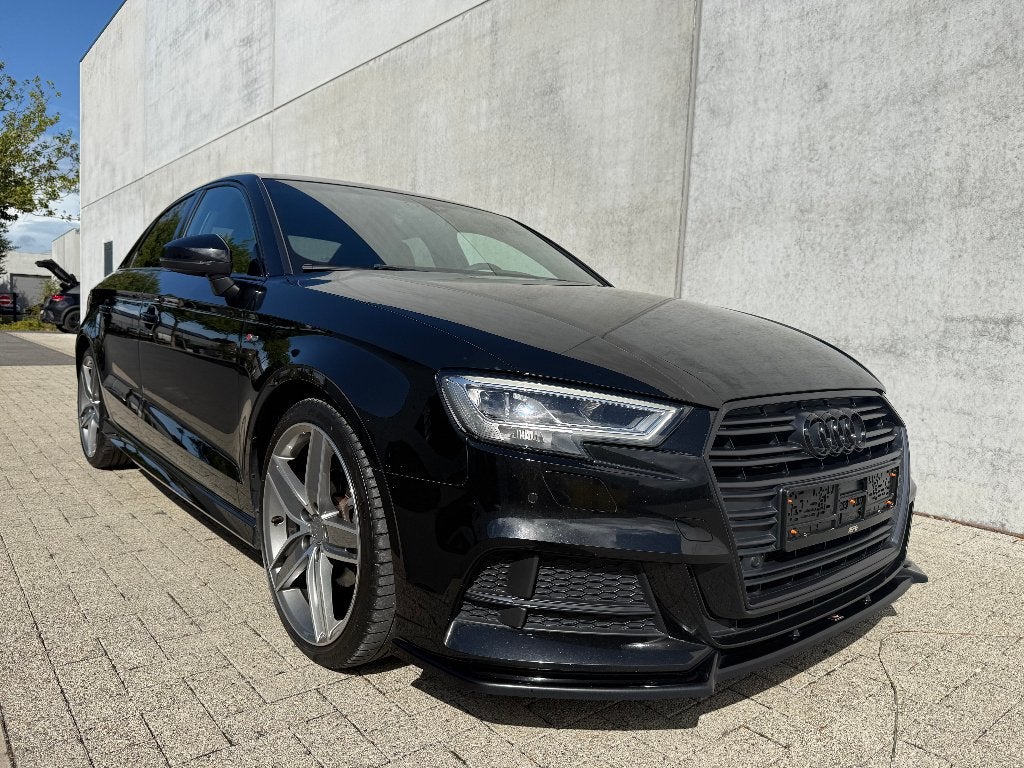 Audi A3 35 TFSI S-line Limousine, Auto's, Audi, Voorwielaandrijving, 1498 cc, 4 cilinders, Zwart