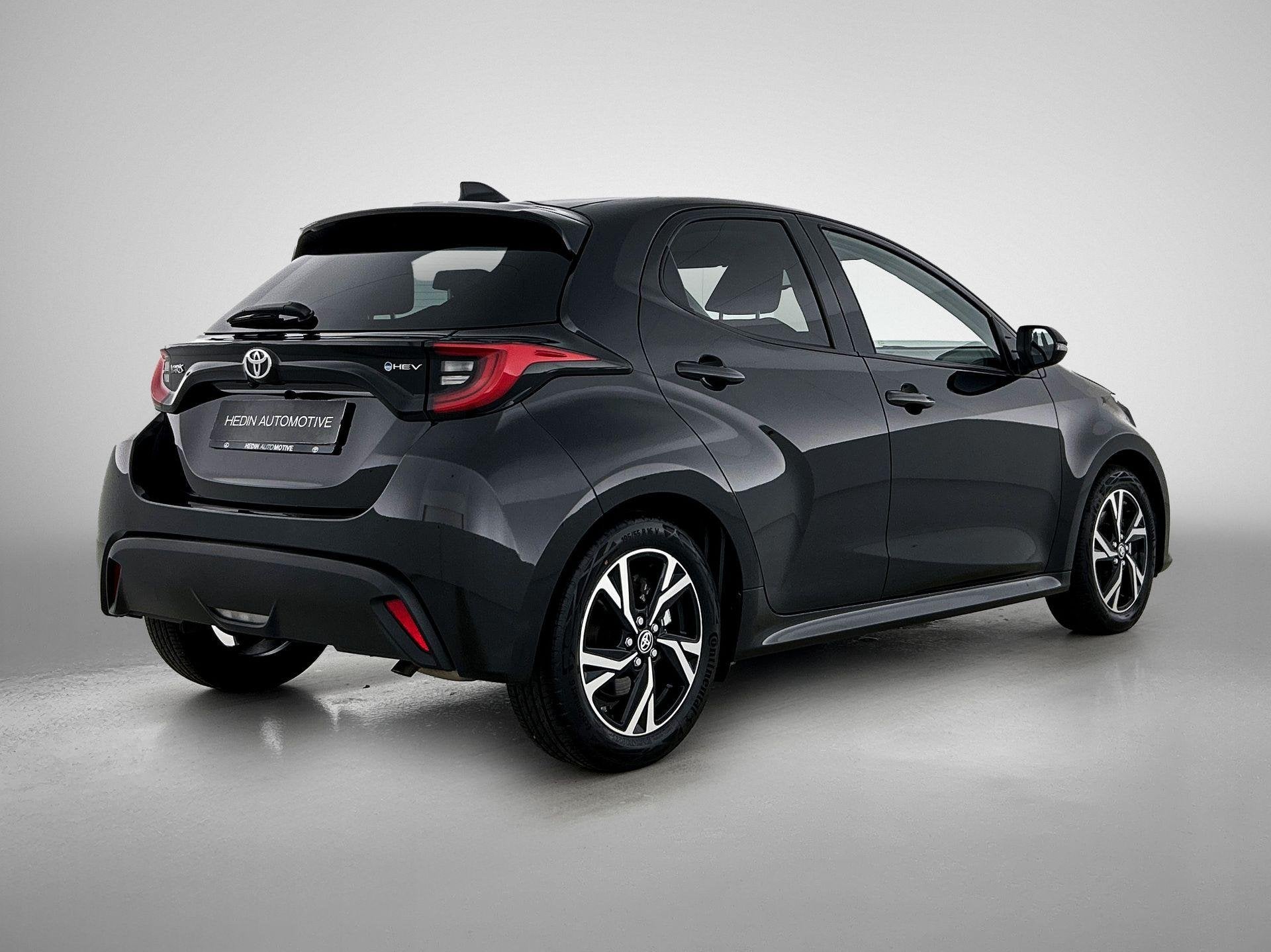 Toyota Yaris 1.5 VVT-i Hybrid Iconic e-CVT | Navigatie | Ach, Autos, Toyota, 91 g/km, Electronic Stability Program (ESP), Entreprise