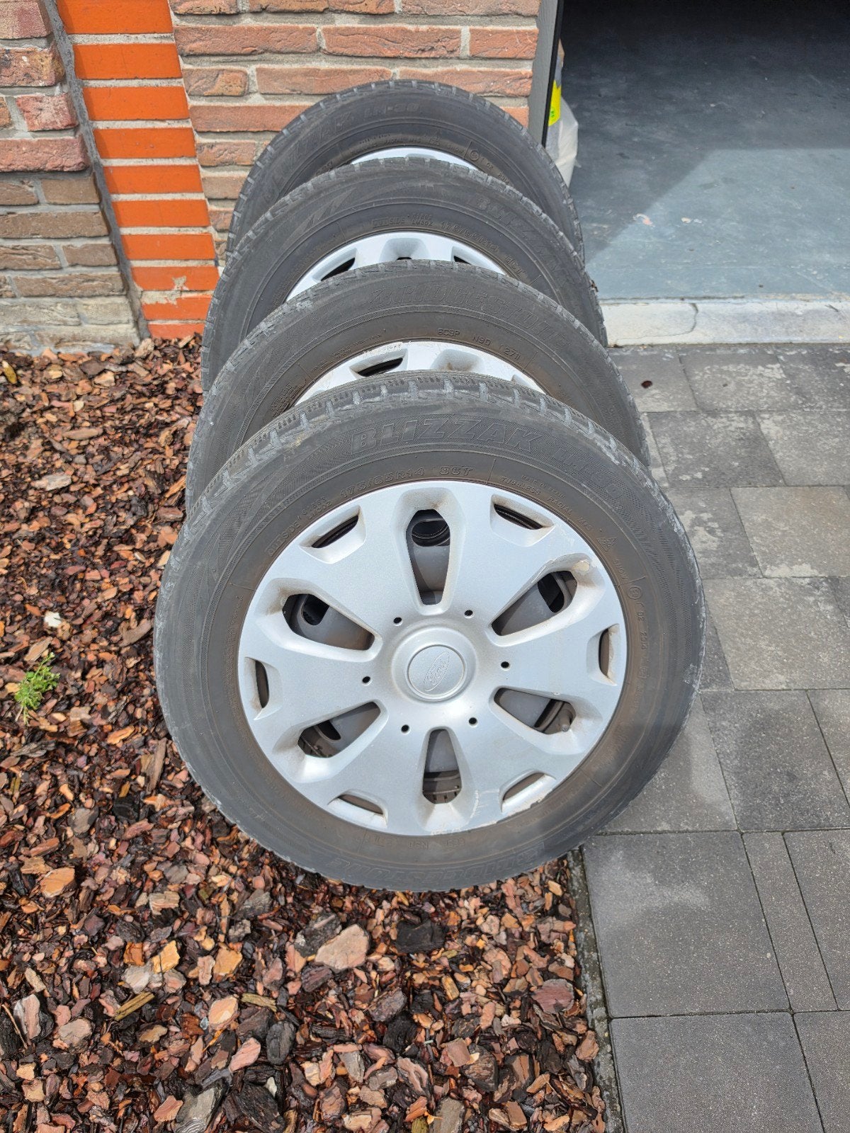 Ford fiesta stalen velgen + winterbanden, Auto-onderdelen, Ophalen, Band(en)