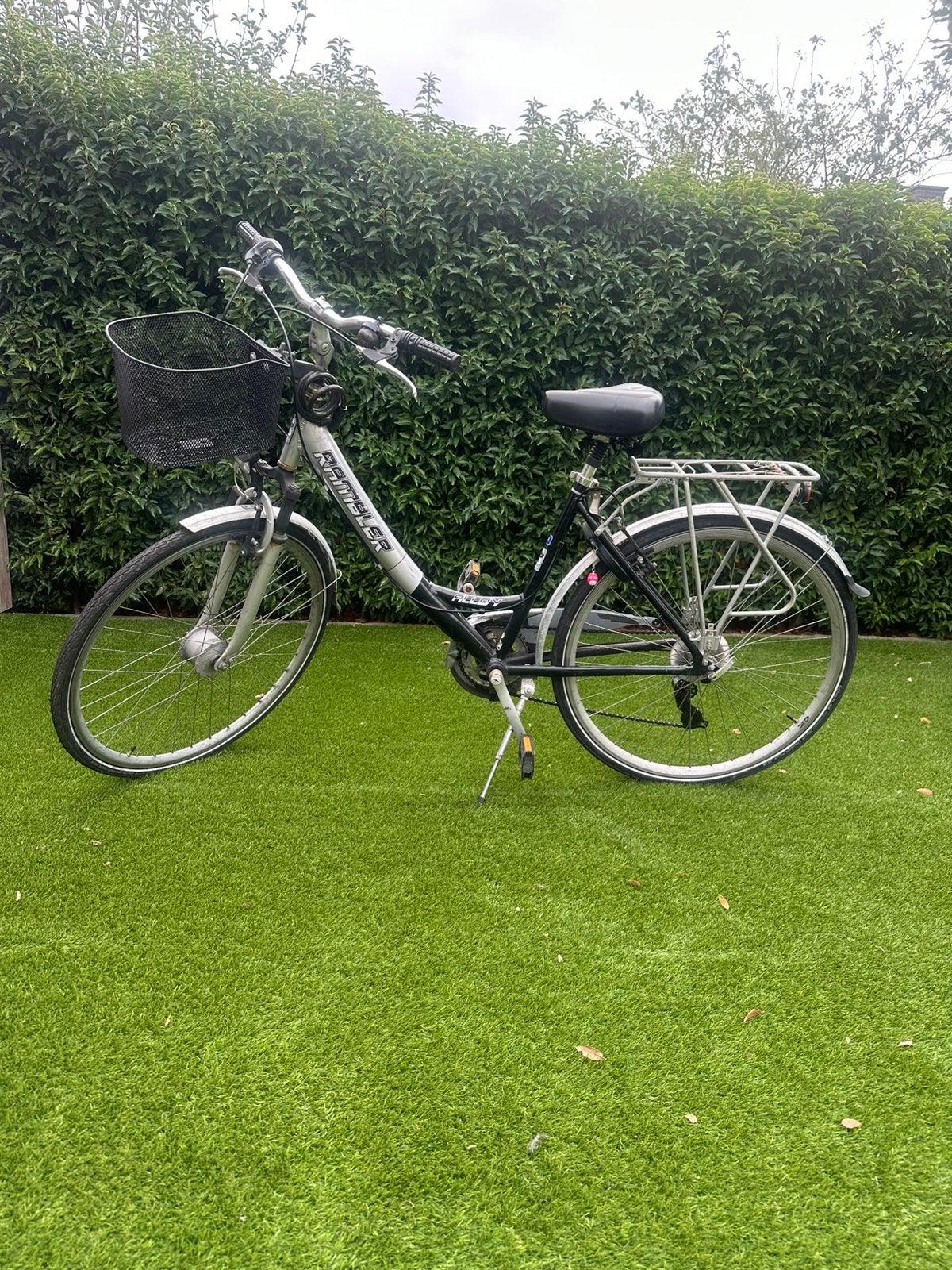 Damesfiets – Met mand, versnellingen & lage instap, Fietsen en Brommers, Ophalen, Gebruikt, Versnellingen