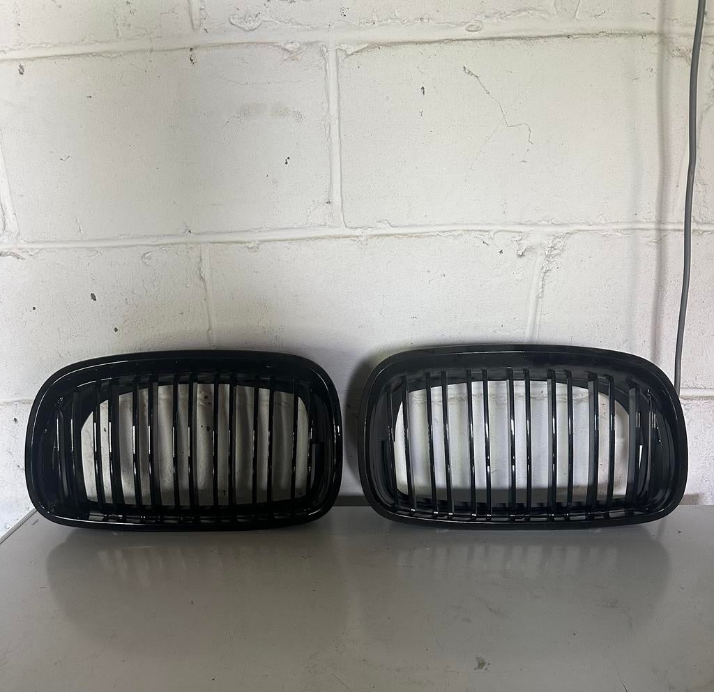 Nieuwe set zwarte Nieren/grills voor BMW x5 E70 of x6 E71, Ophalen, Voor, BMW
