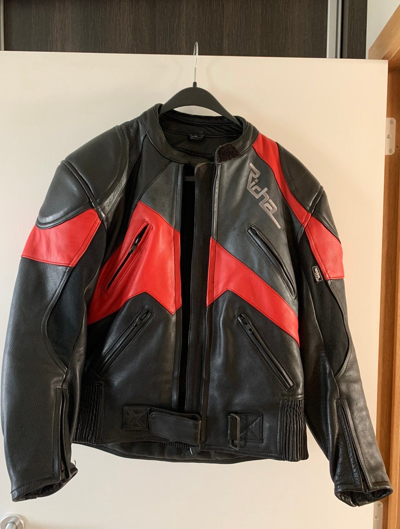Gilet de moto en cuir Richa noir/rouge, Enlèvement, Seconde main, Femmes, Manteau | cuir