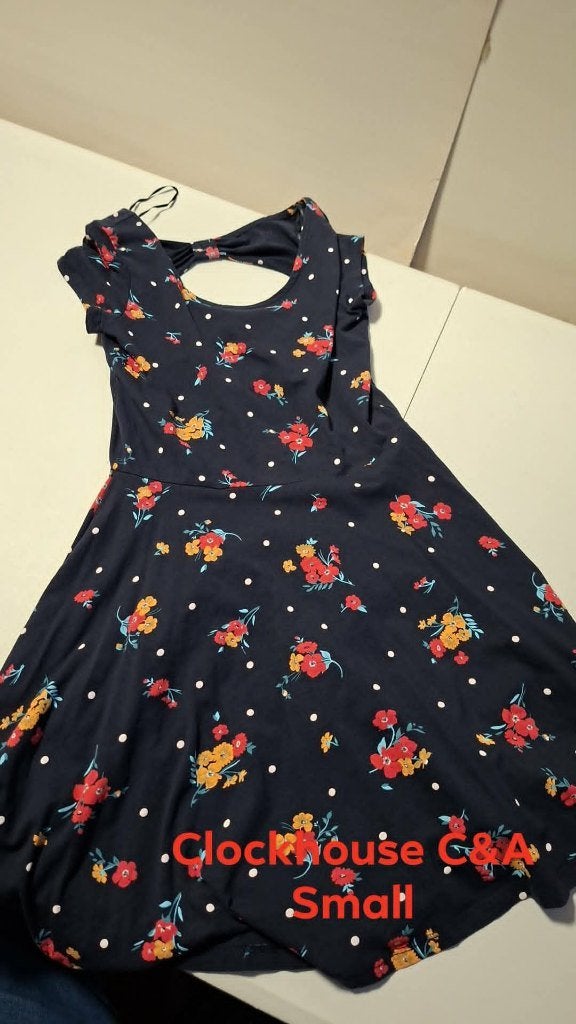 Kleedjes damens 3.50 € stuk, Kleding | Dames, Jurken, Ophalen, Zo goed als nieuw