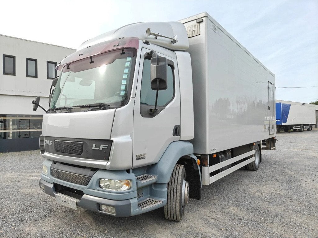 DAF LF 55.250 Box iso (année de construction 2005), 250 ch, Argent ou Gris, Achat, Entreprise