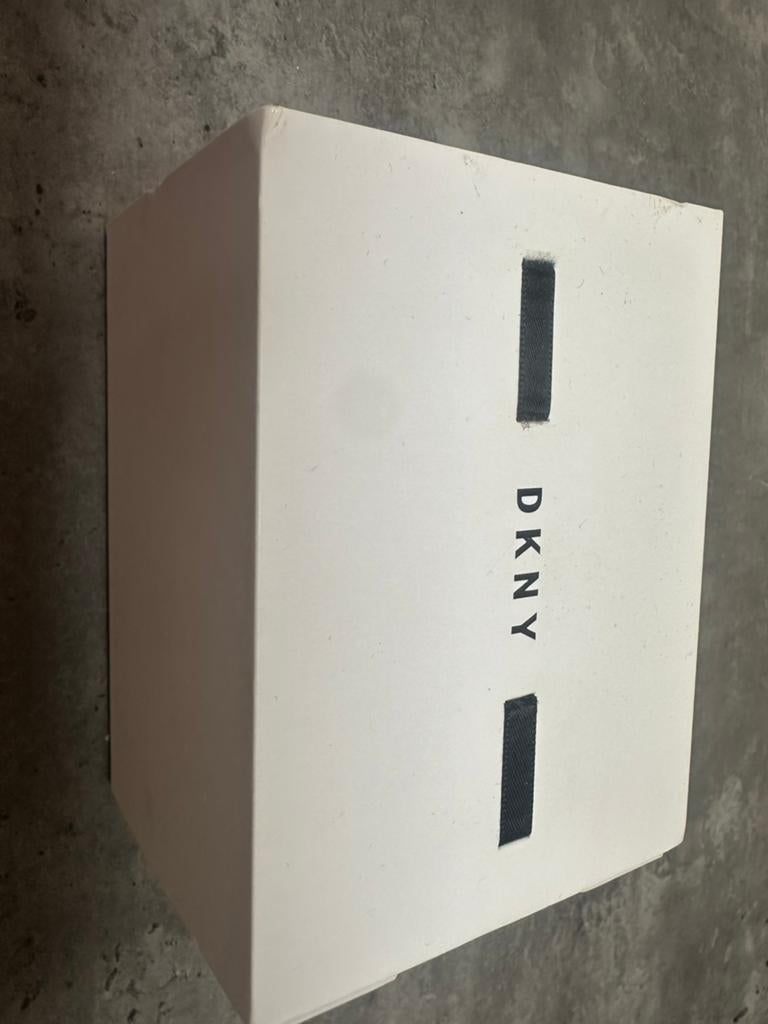 Fake DKNY horloge, Ophalen, Zo goed als nieuw, DKNY