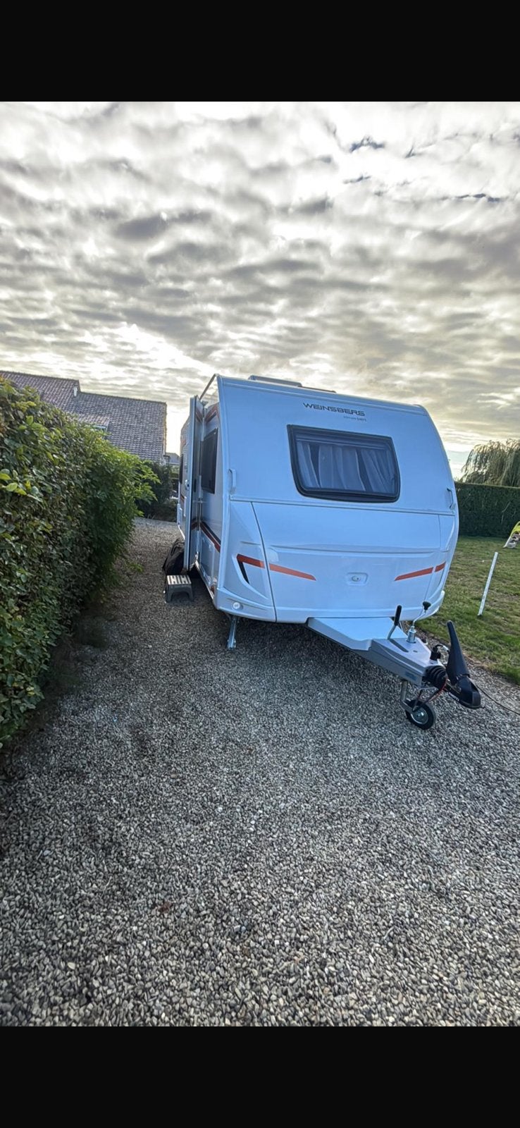 Weinsberg CaraOne 550 QDK Hot, Caravans en Kamperen, Overige merken, Mover, Standaardzit, Dwarsbed