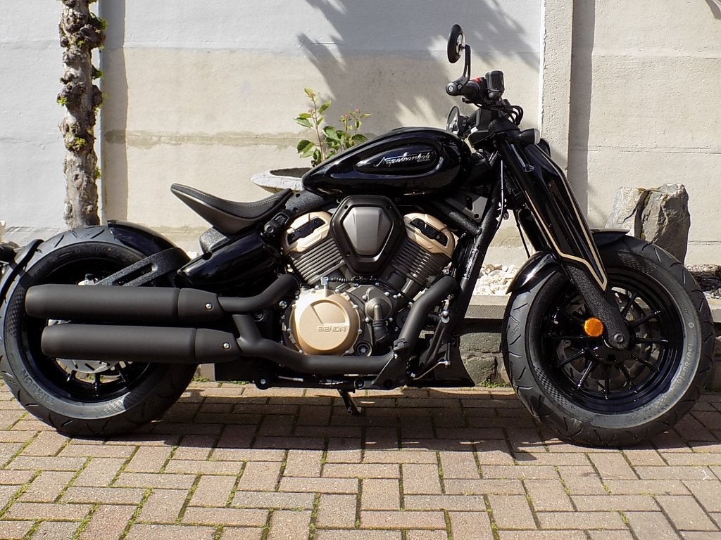 Benda Napoleon BOBBER 500cc V-twin, Entreprise, Chopper, 2 cylindres, Neuf