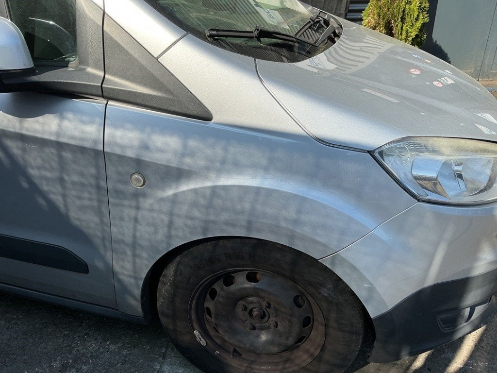 AILE AVANT DROITE Ford Transit Courier (|PET76A16015AG|), Garde-boue, Avant, Henry-Ford-Straße  1
50735  Köln, DE, Ford-Werke GmbH