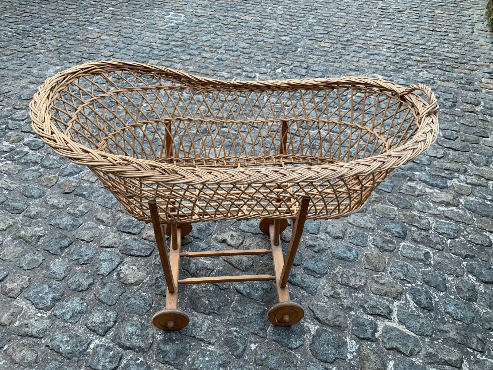 Vintage rieten wieg, Kinderen en Baby's, Ophalen, Gebruikt, Wieg