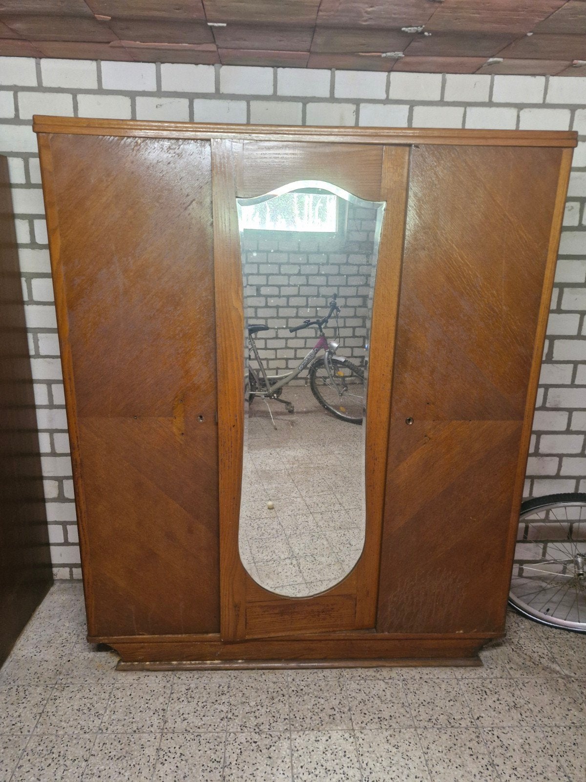 Armoire gratuite, Antiquités & Art, Enlèvement