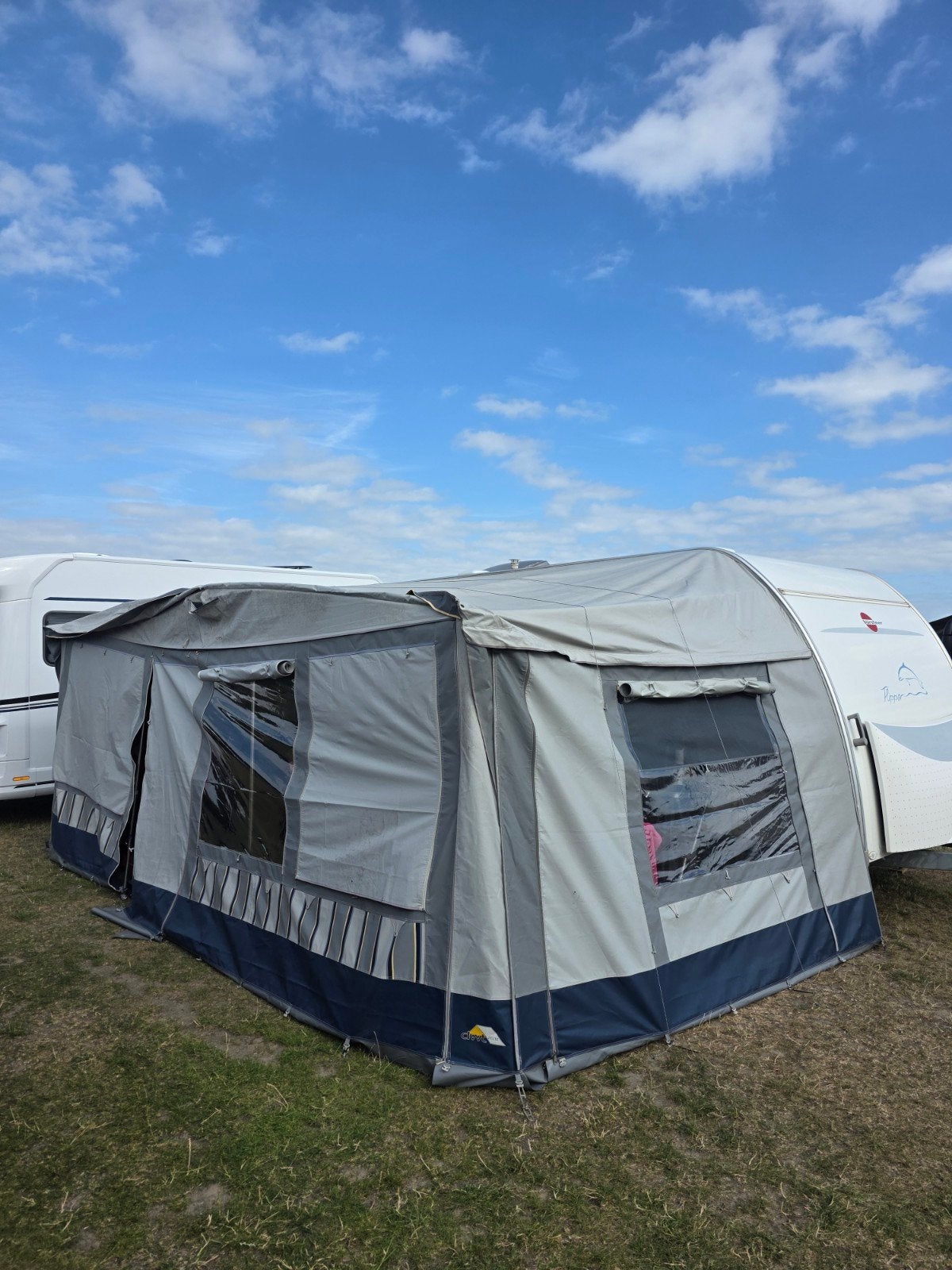 Caravan te huur, Ophalen