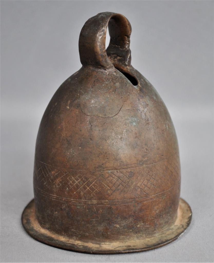 Zware oude bronzen bel , BAMBARA, Mali, 1e helft 20e eeuw, Antiek en Kunst, Ophalen of Verzenden