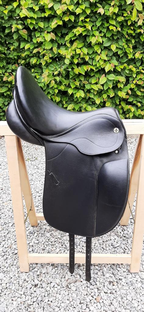 Dressuurzadel Philippe Fontaine 16.5 inch, Dieren en Toebehoren, Paarden en Pony's | Zadels, Ophalen