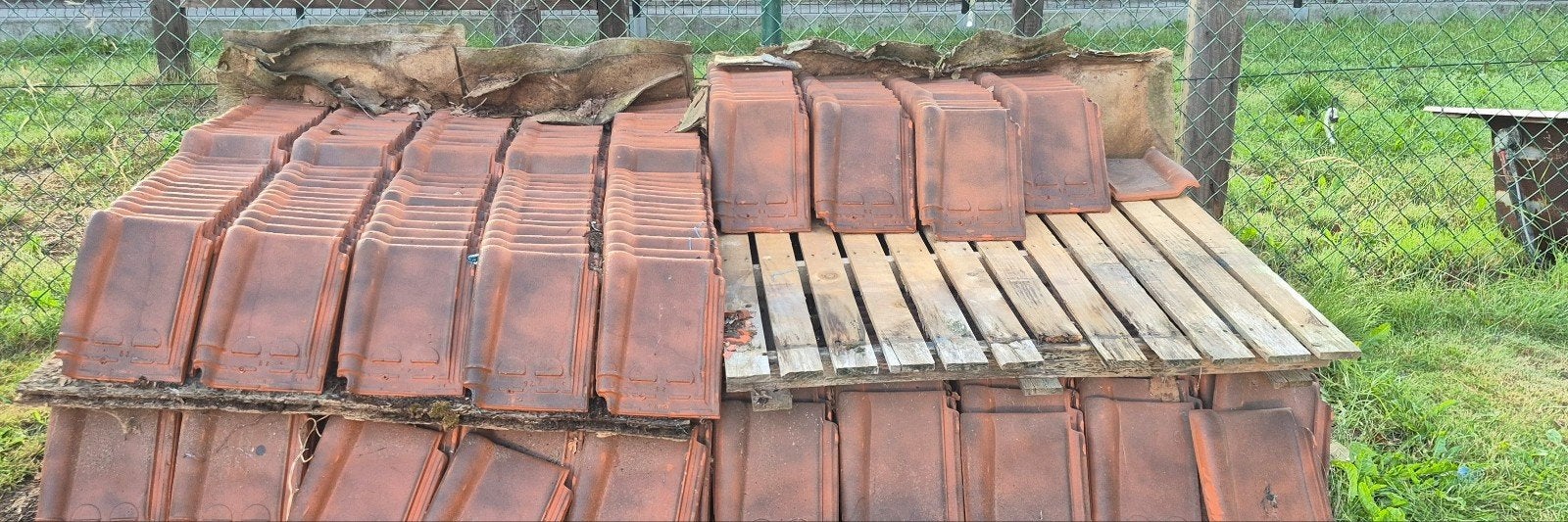 Gratis dakpannen +-520 stuks, Enlèvement, Comme neuf, Autres couleurs, Tuiles