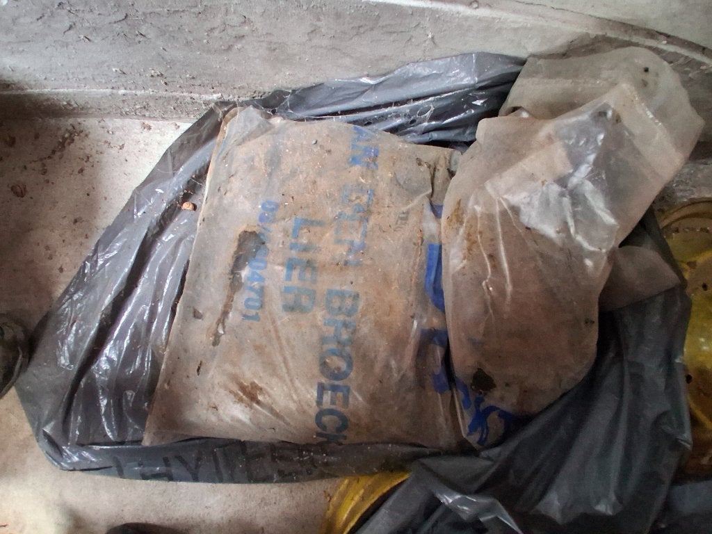Bitumen o.a. voor dak, vaste blok +/- 20 KG, Ophalen, Nieuw
