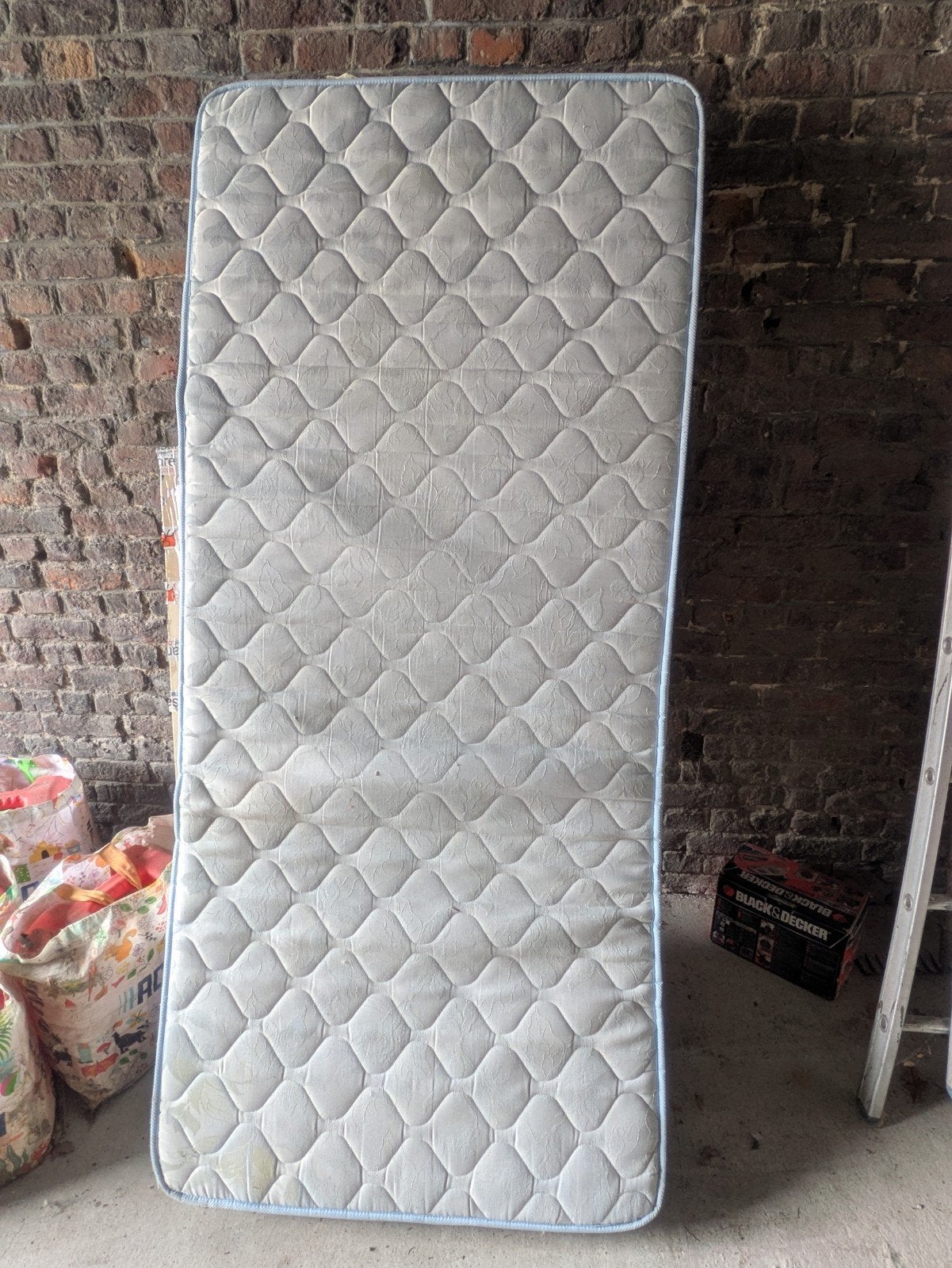 matelas une personne à donner, 90 cm, Matelas, Une personne, Enlèvement