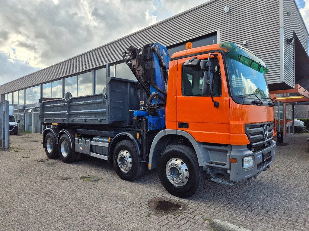 Mercedes-Benz Actros 3241 8X4 Containersysteem/ 20T HMF cran, Auto's, Vrachtwagens, Achterwielaandrijving, Overige kleuren, 408 pk