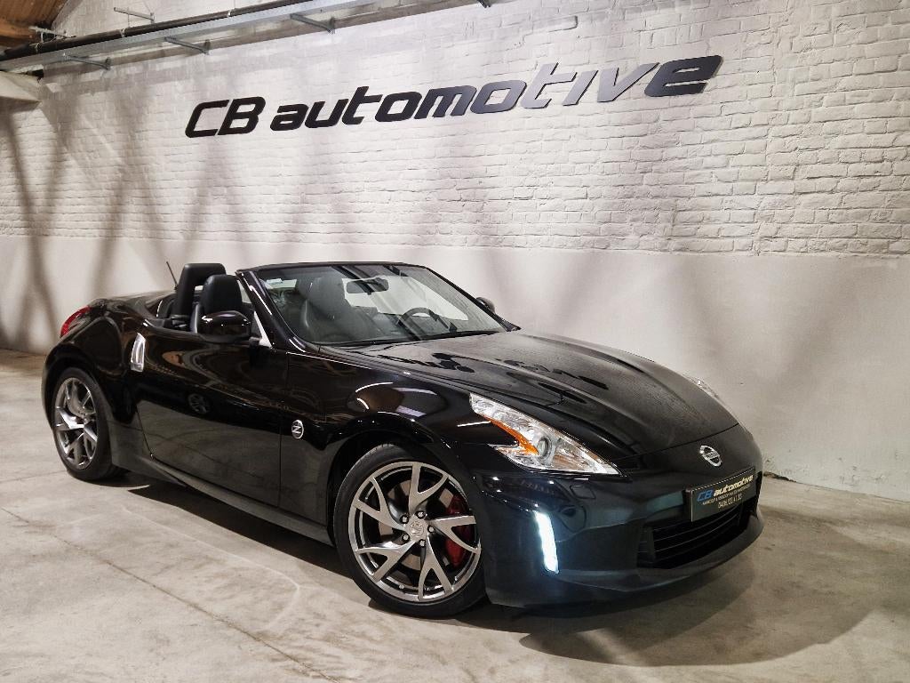 Nissan 370Z cabrio met lage km stand !, Achterwielaandrijving, Cabriolet, Zwart, Bedrijf