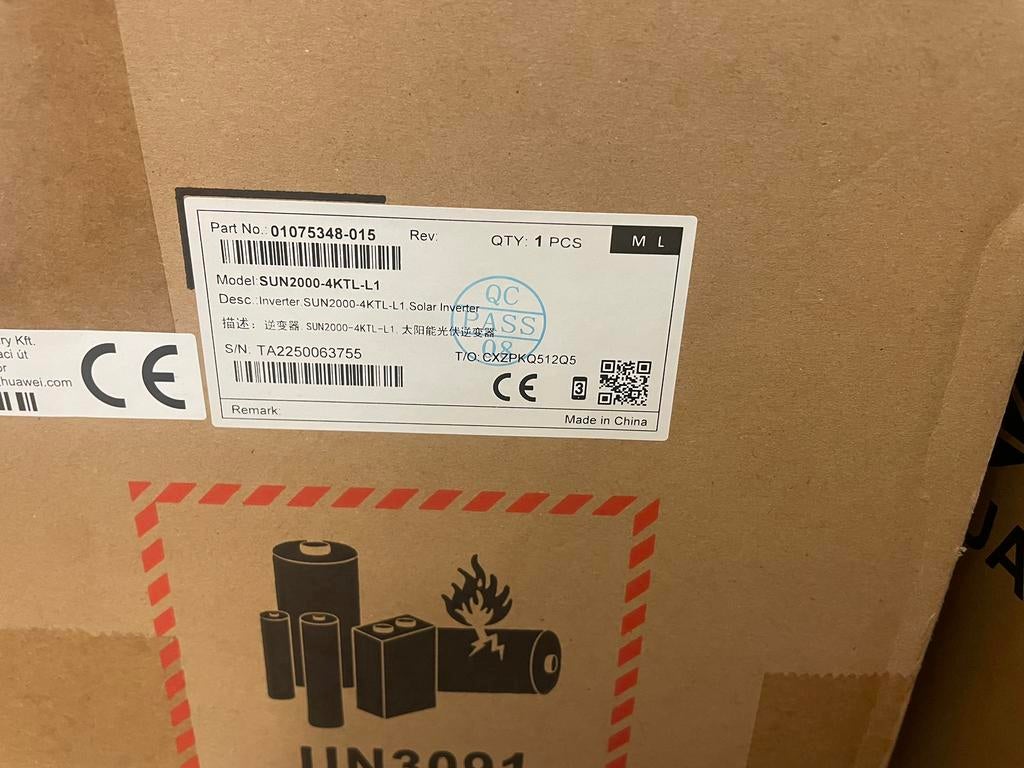 Huawei sun2000 4 ktl l1 met garantie, Bricolage & Construction, Panneaux solaires & Accessoires, Enlèvement, Comme neuf
