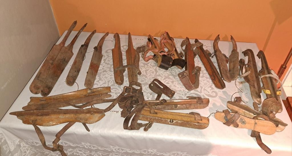 Schaatsen oude houten Schaatsen decoratie, Antiek en Kunst, Verzenden