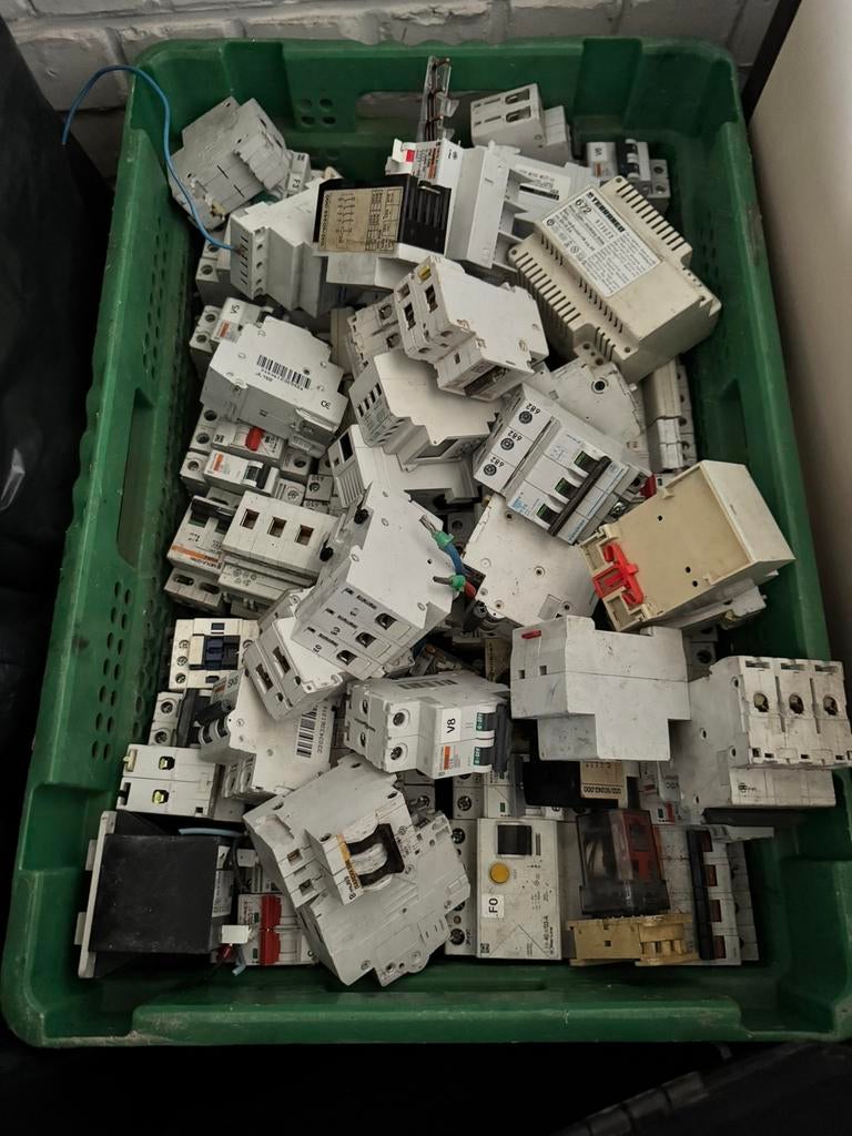 Lot disjoncteur, Bricolage & Construction, Électricité & Câbles, Enlèvement, Utilisé