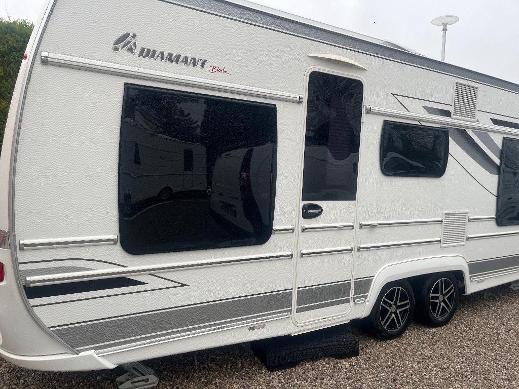 Caravane diamant 590  black fendt, Caravanes & Camping, Caravanes, Jusqu'à 4, 5 à 6 mètres, Particulier, Fendt