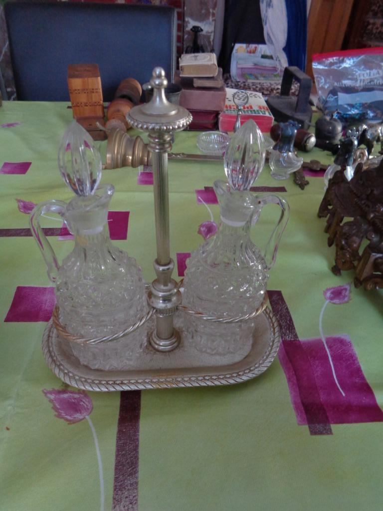 Cruches huile vinaigre, Enlèvement